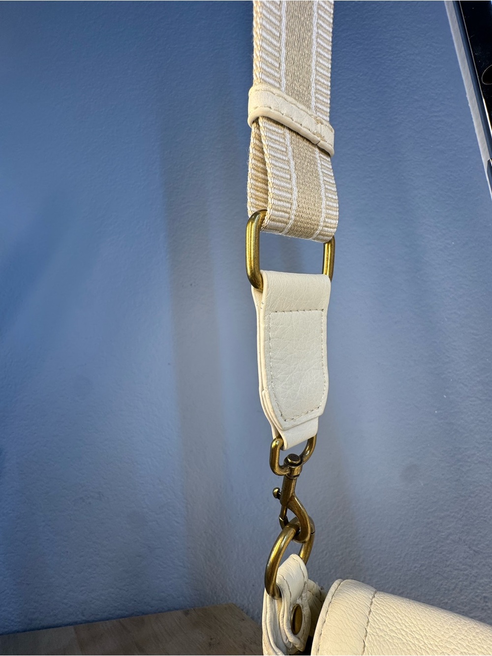 American Leather Co Marino Crossbody NEW W/O Tags Winter White 2 Straps - Picture 14 of 16